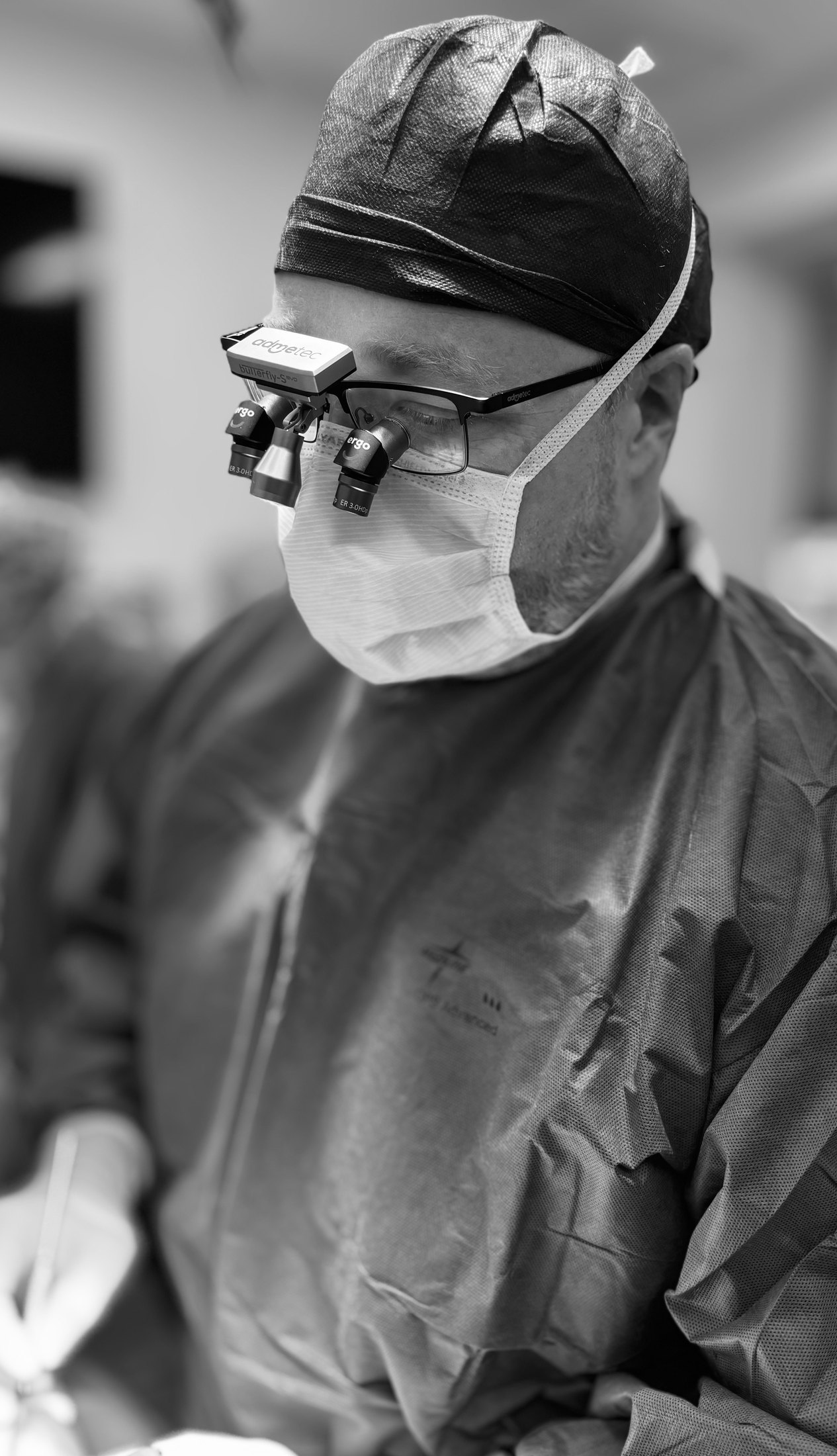 Dr Ryan Livingston, FRACS Specialist Plastic Surgeon, operating
